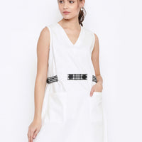 Sleeveless dress